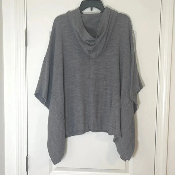Ann Taylor Factory Gray Cloak - One Size - Picture 2 of 3